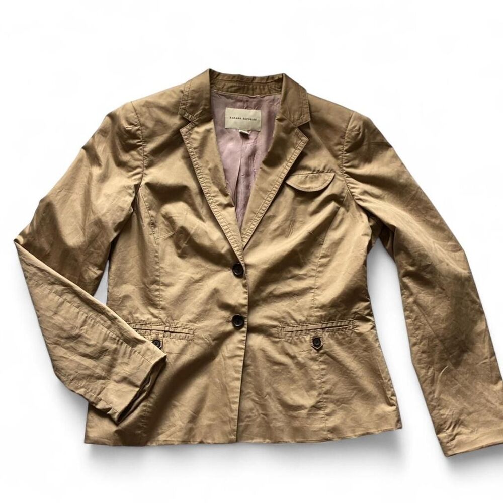 Banana Republic chic minimalist tan tailored blazer